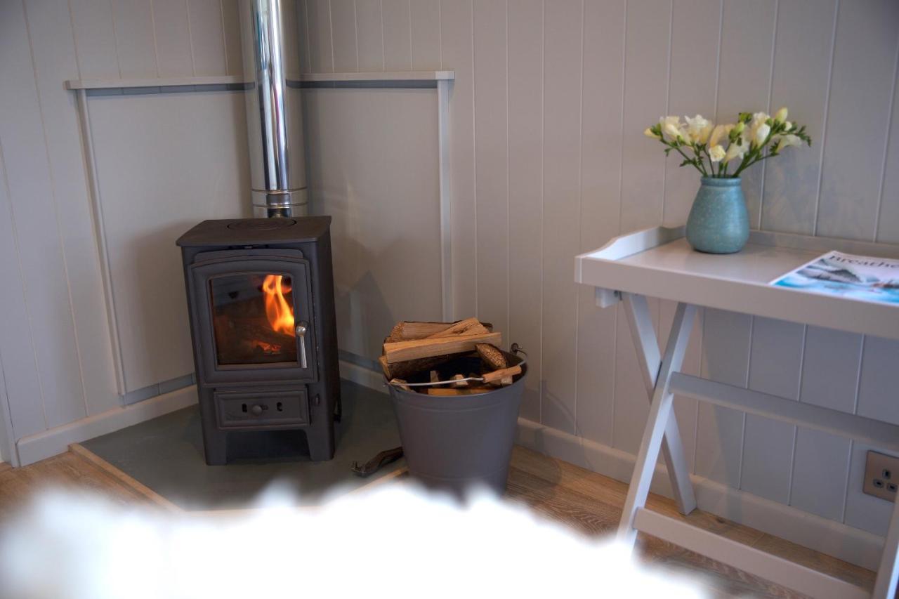 Blatchford Briar - Award Winning Private Shephards Huts With Their Own Secluded Hot Tubs Milton Abbot Extérieur photo