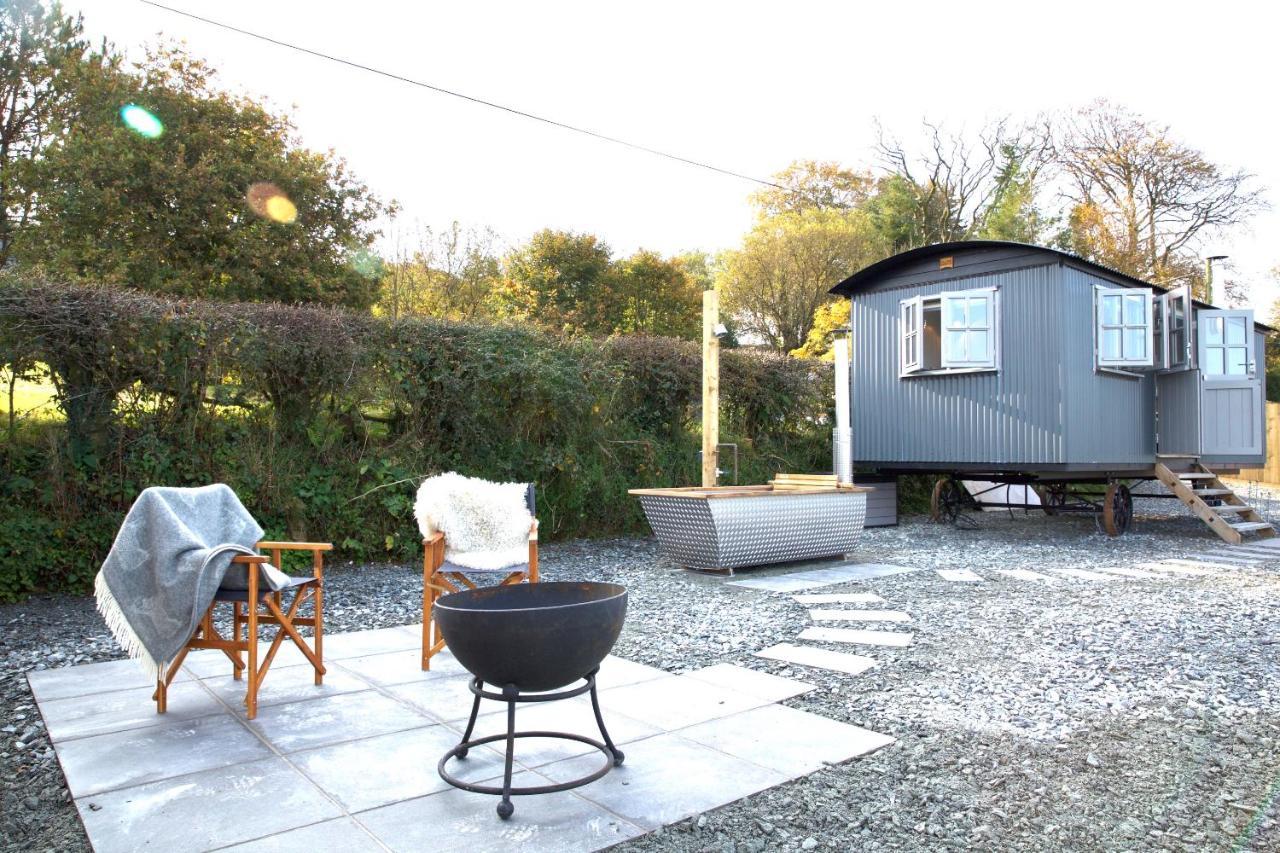 Blatchford Briar - Award Winning Private Shephards Huts With Their Own Secluded Hot Tubs Milton Abbot Extérieur photo