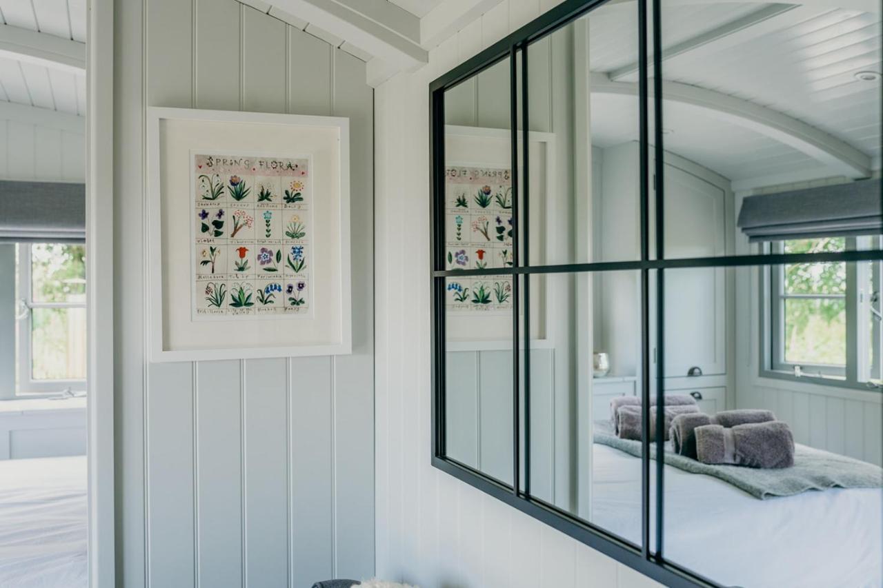 Blatchford Briar - Award Winning Private Shephards Huts With Their Own Secluded Hot Tubs Milton Abbot Extérieur photo