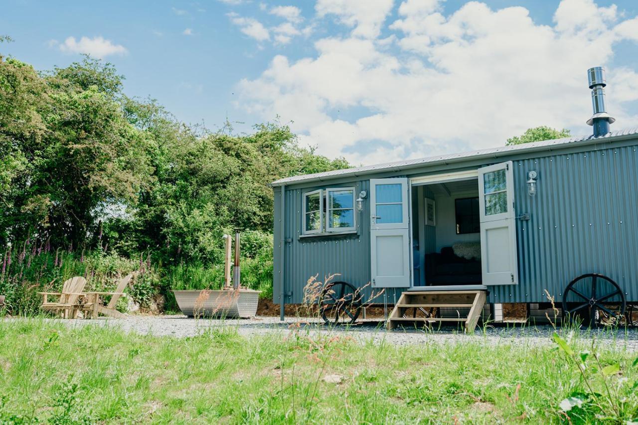 Blatchford Briar - Award Winning Private Shephards Huts With Their Own Secluded Hot Tubs Milton Abbot Extérieur photo