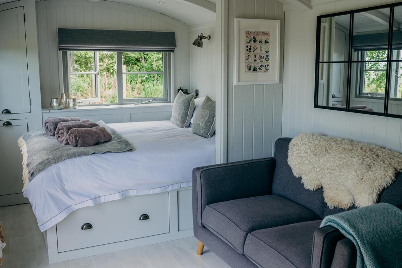 Blatchford Briar - Award Winning Private Shephards Huts With Their Own Secluded Hot Tubs Milton Abbot Extérieur photo
