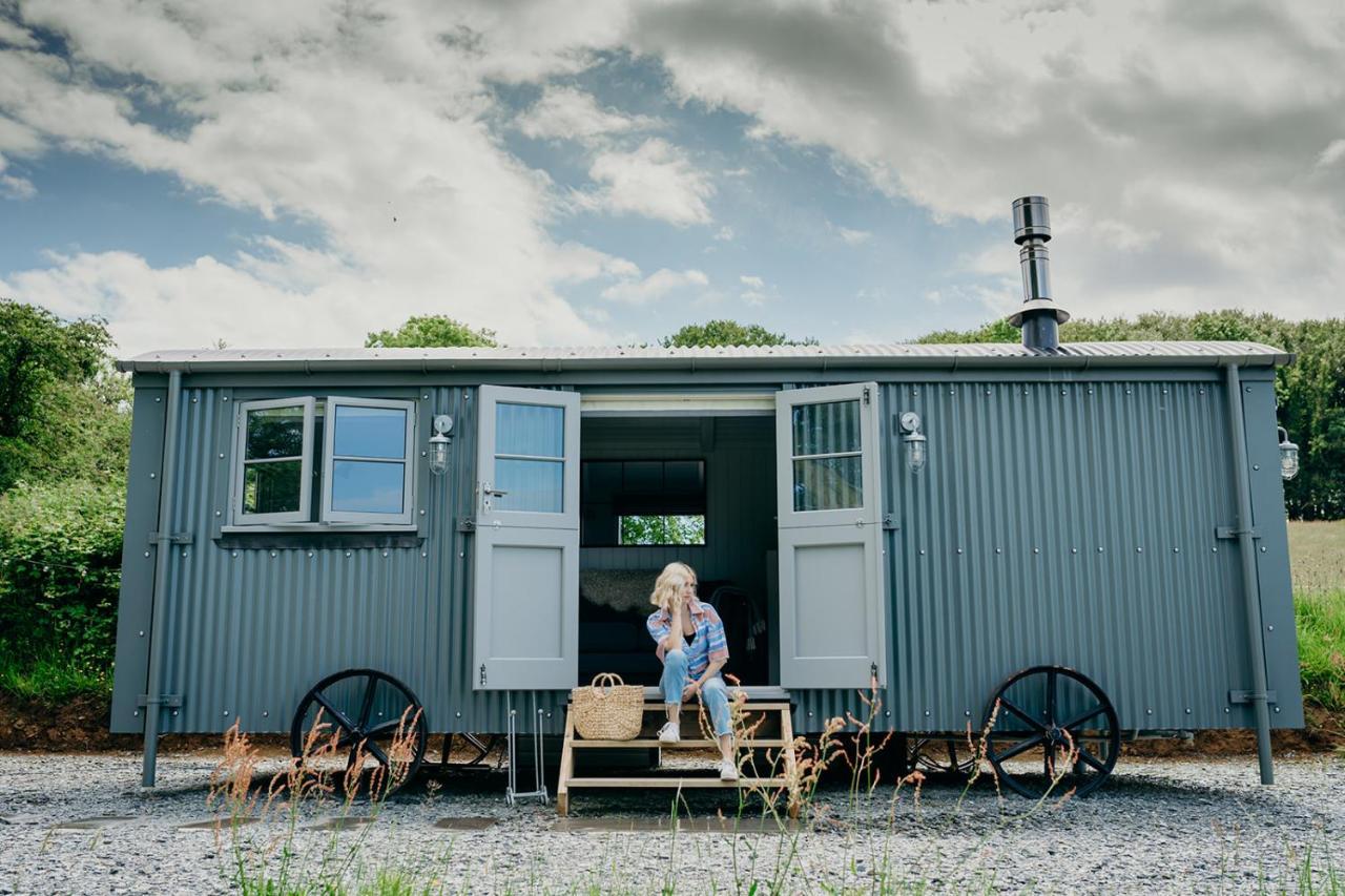 Blatchford Briar - Award Winning Private Shephards Huts With Their Own Secluded Hot Tubs Milton Abbot Extérieur photo