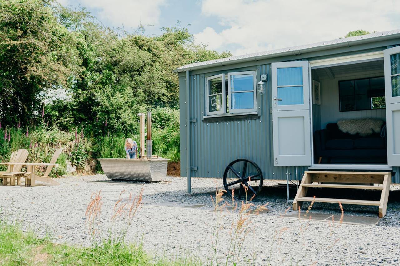Blatchford Briar - Award Winning Private Shephards Huts With Their Own Secluded Hot Tubs Milton Abbot Extérieur photo